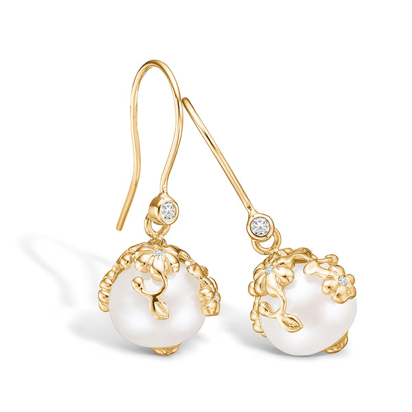 14 kt gold earring with freshwater pearl and diamond