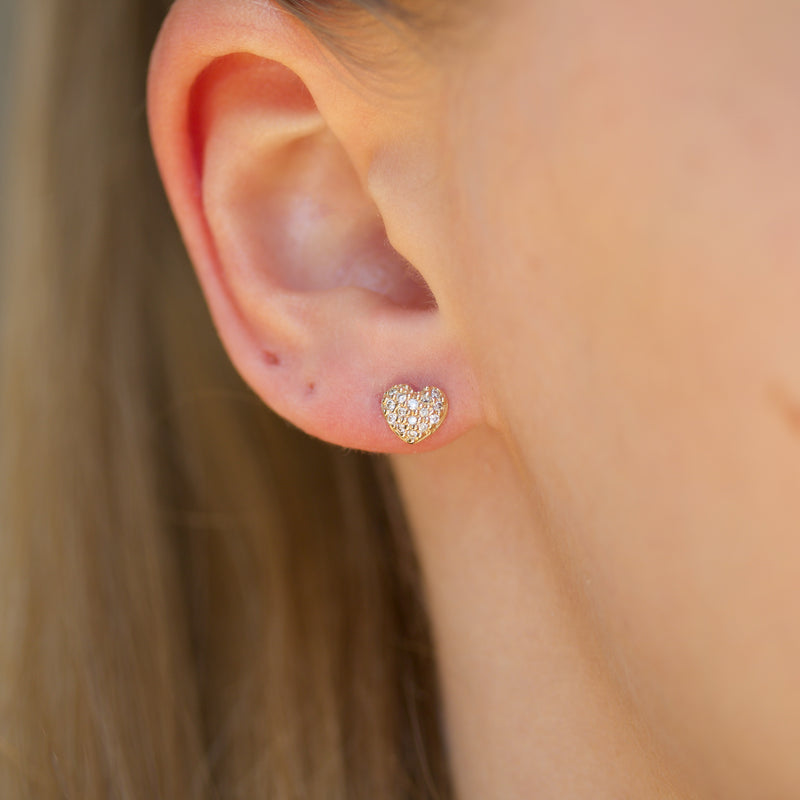 14 kt gold heart stud earrings paved with 30 diamonds