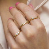 9 kt gold ring with simple branch
