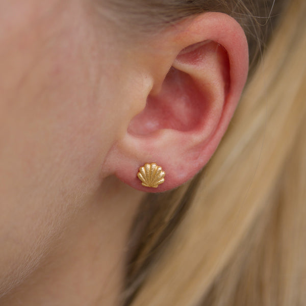 Gold-plated sterling silver ear studs clam 'Sey Shell'