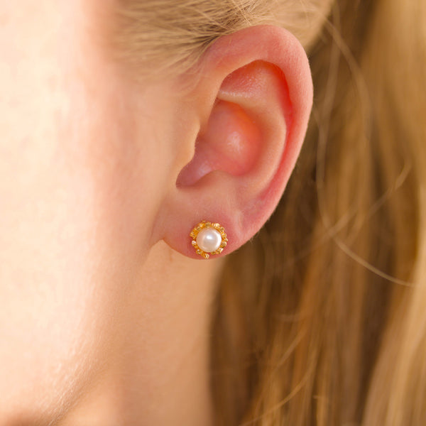 Gold-plated sterling silver earring with freshwater pearl and coral motif 'Sey Reef'