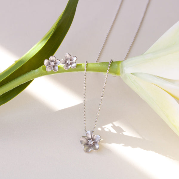 Halskæde med blomst, cz rhod. sterling sølv 45cm