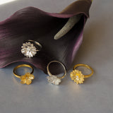 Forgyldt sterling sølv ring med  blomst og kubisk zirkonia.