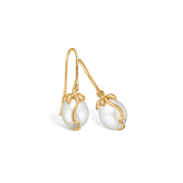 9 kt gold earring with freshwater pearl