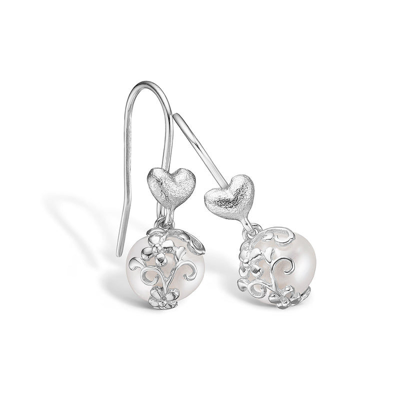 Sterling silver earring with matte heart freshwater pearl with floral pattern
