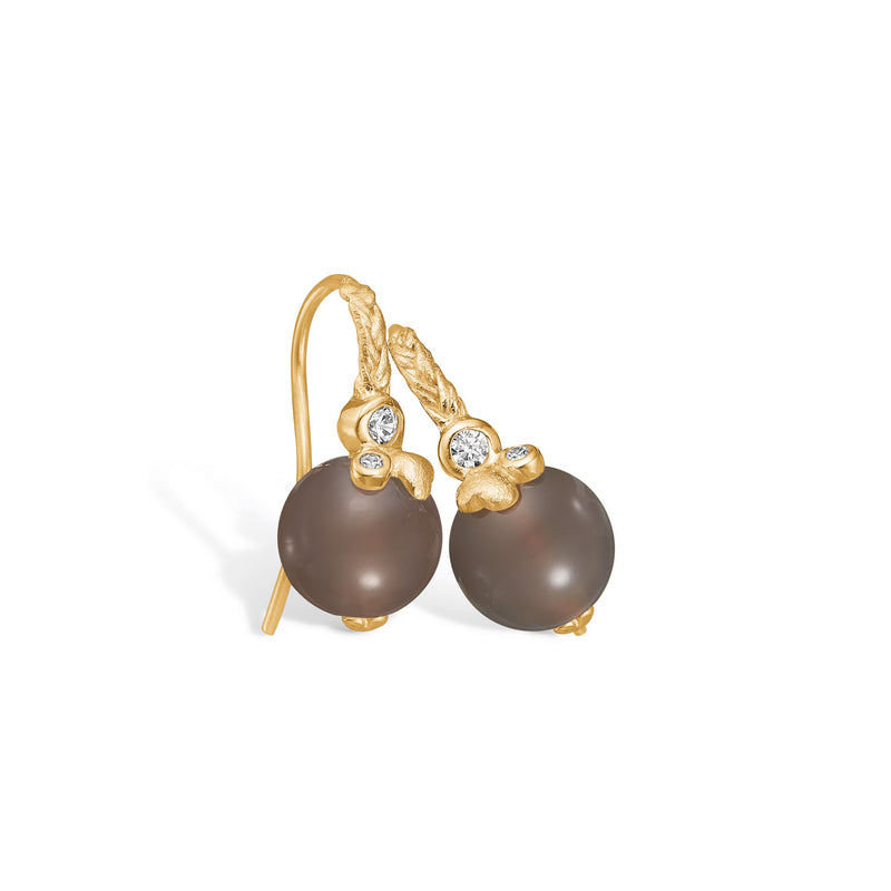 Gold-plated sterling silver earring with gray agate