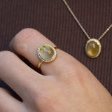 9 kt gold ring with rutile quartz